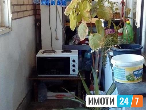 УРАБ ЛИВИНГ продава стан 76 м2 во Острово-Аеродром