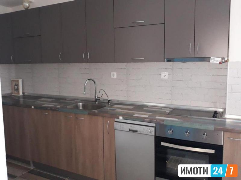 Урбан Ливинг продава трособен стан во Аеродром