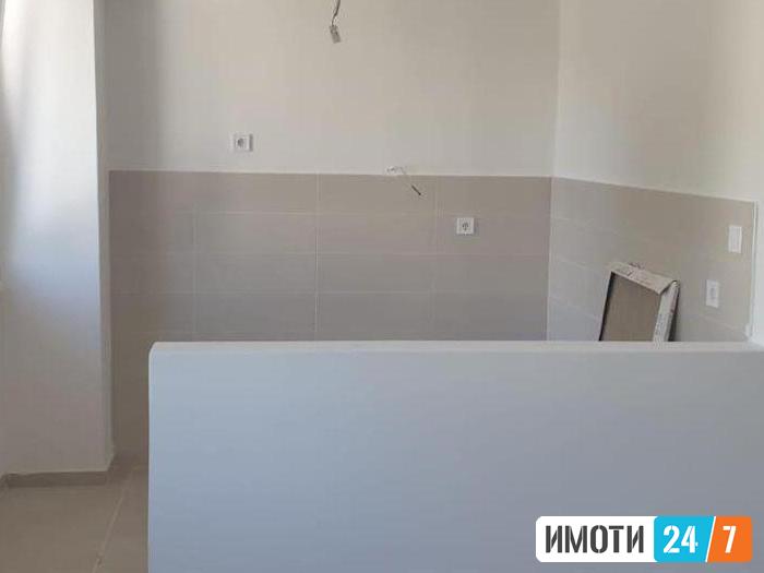 УРБАН ЛИВИНГ продава станделовен простор во Кисела Вода
