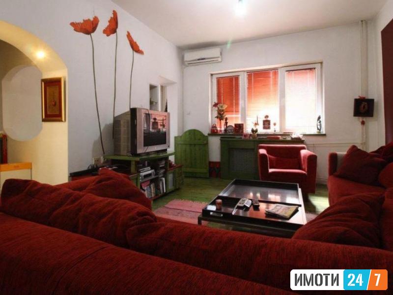 Se izdava funkcionalno namesten stan vo Centar- Debar Maalo