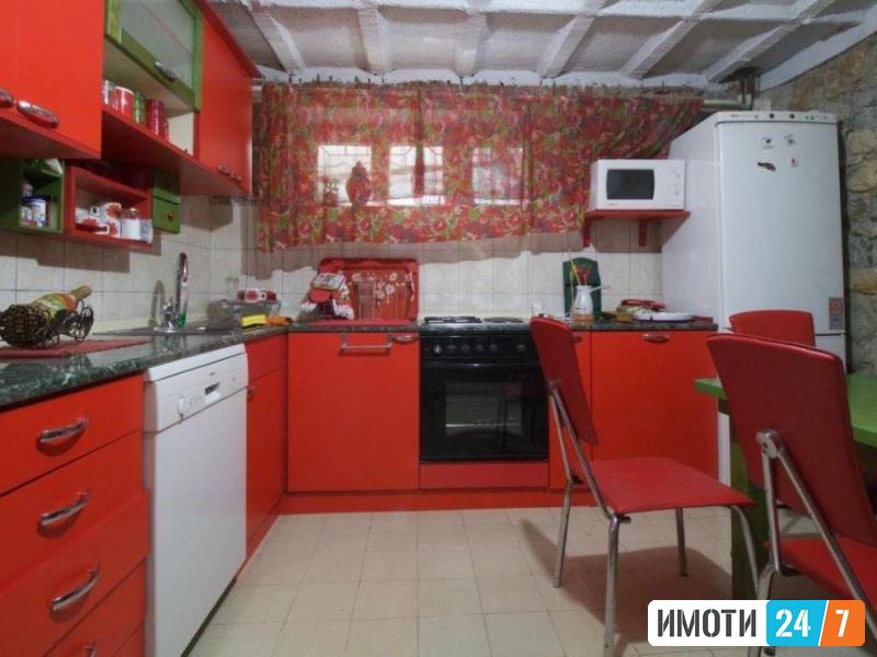 Se izdava funkcionalno namesten stan vo Centar- Debar Maalo