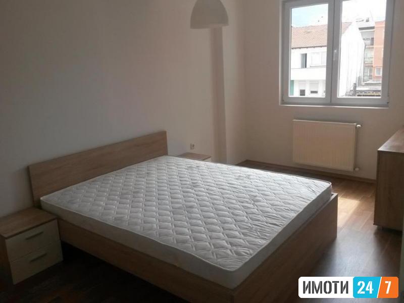 Se izdava trosoben stan vo Debar Maalo