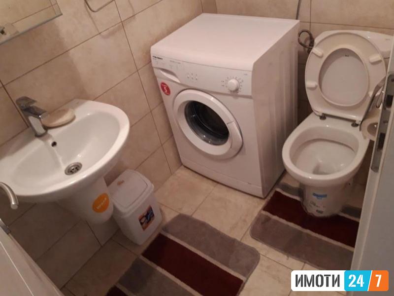 Se izdava trosoben stan vo Debar Maalo