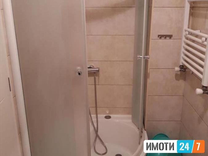 Se izdava trosoben stan vo Debar Maalo