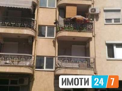 Се продава трособен стан 84м2Аеродром