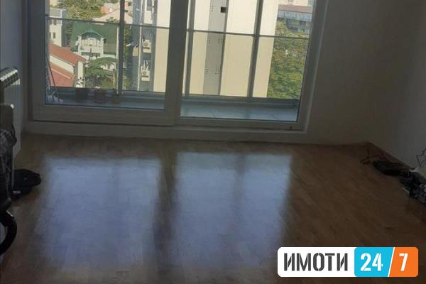 Се продава одличен трособен стан 64м2Центар