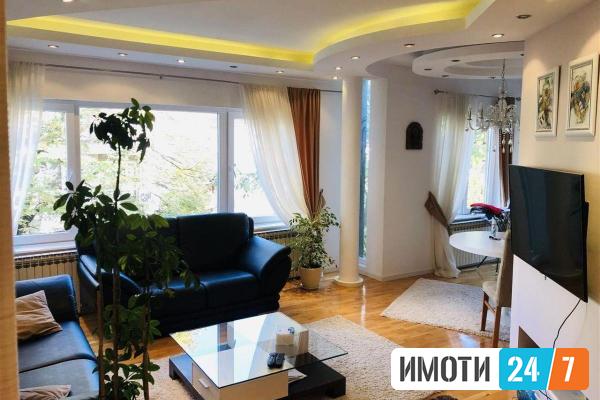 Се продава луксузен стан 93м2Центар