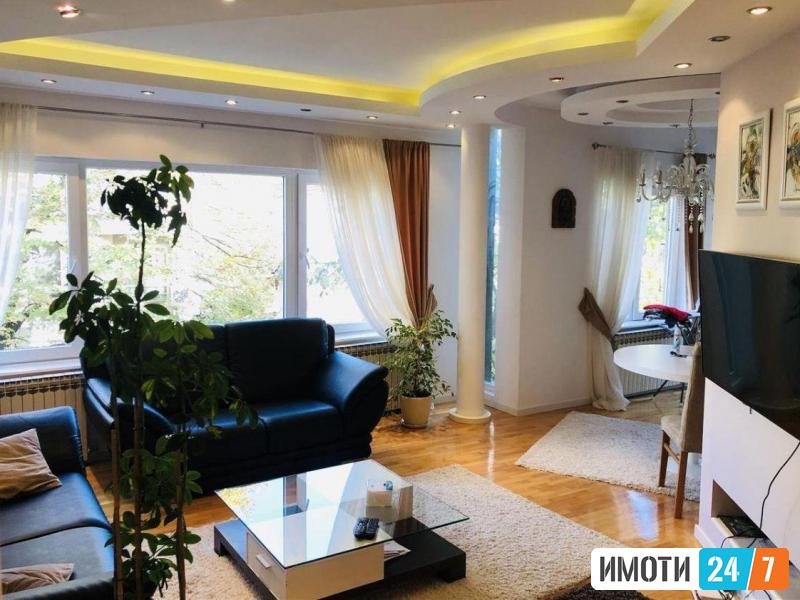 Се продава луксузен стан 93м2Центар