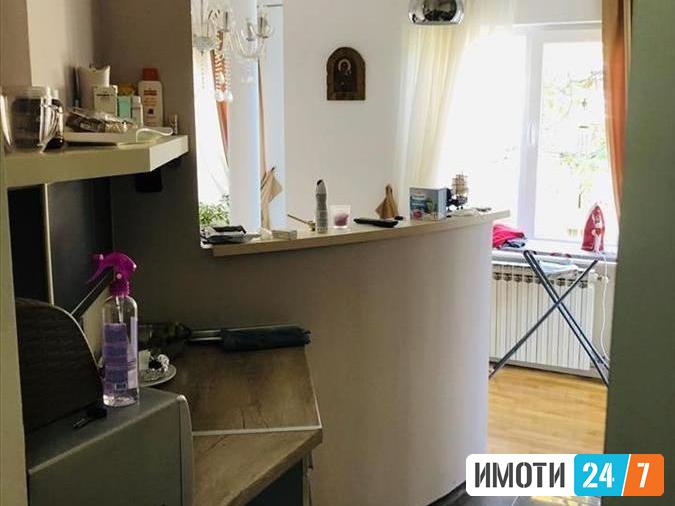 Се продава луксузен стан 93м2Центар