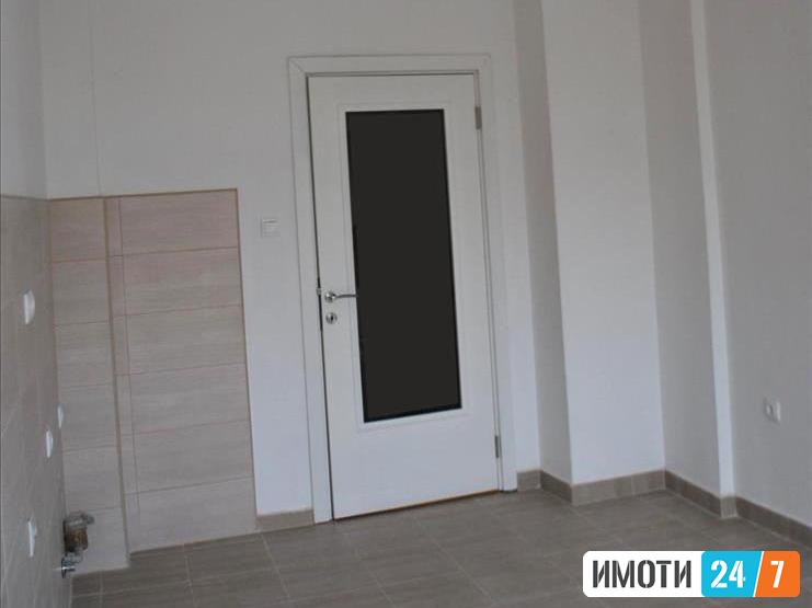 Se prodava petosoben stan 93m2Centar