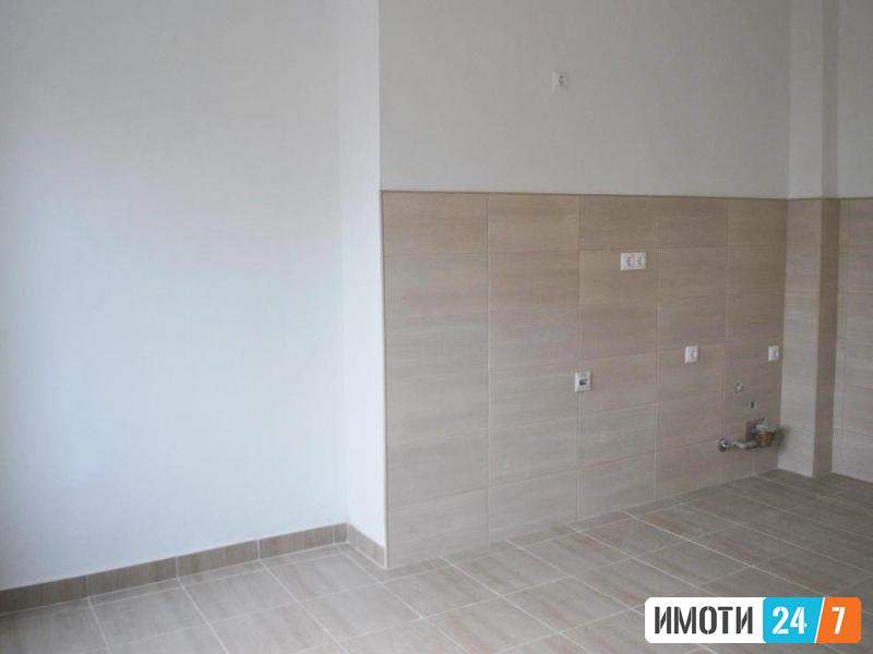 Se prodava petosoben stan 93m2Centar