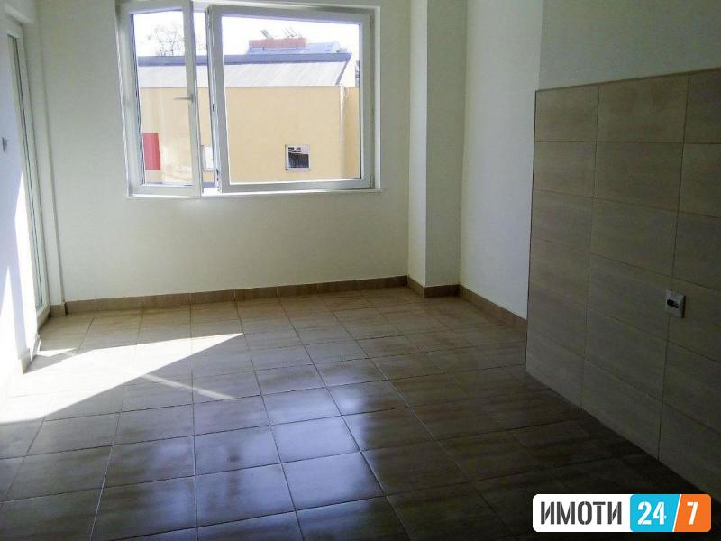 Se prodava petosoben stan 93m2Centar