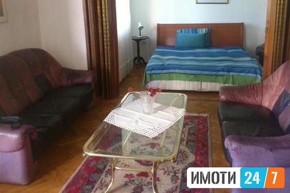Се продава стан 71м2Центар Градски Зид