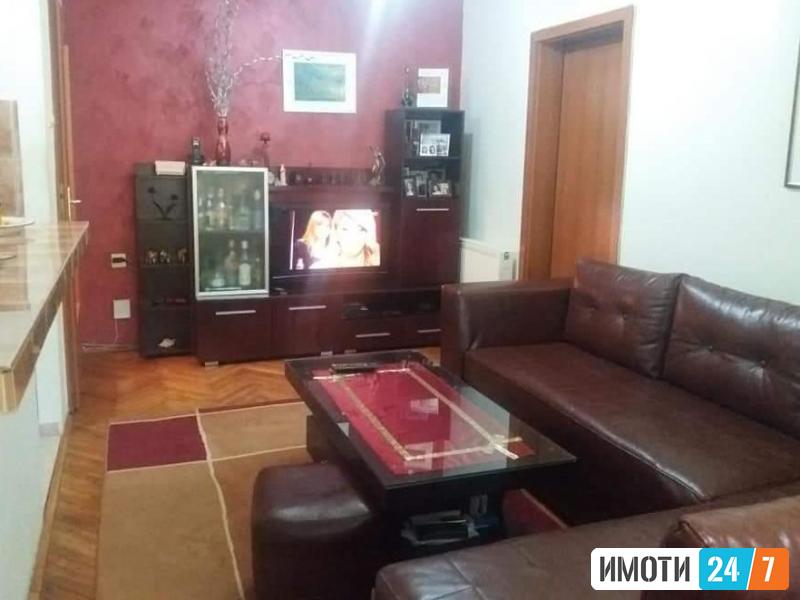 Се издава наместен трособен стан 65м2Мичурин