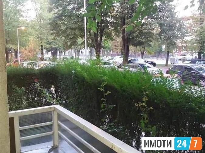 Се издава наместен трособен стан 65м2Мичурин