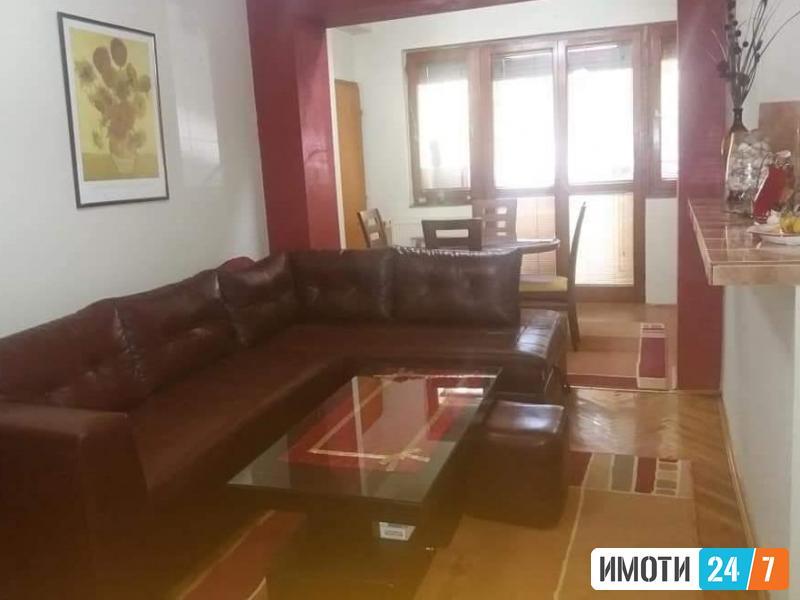 Се издава наместен трособен стан 65м2Мичурин