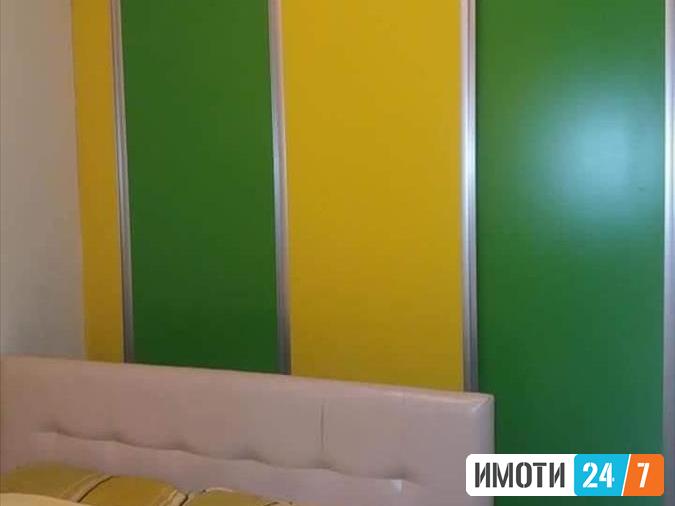 Се издава наместен трособен стан 65м2Мичурин