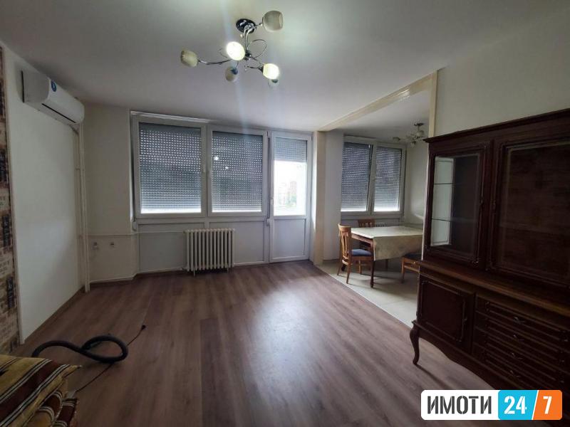 Се продава стан 92м2Центар