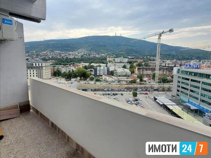 Се продава стан 92м2Центар