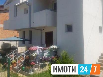 Се продава двосемејна-куќа 240м2Пинтија