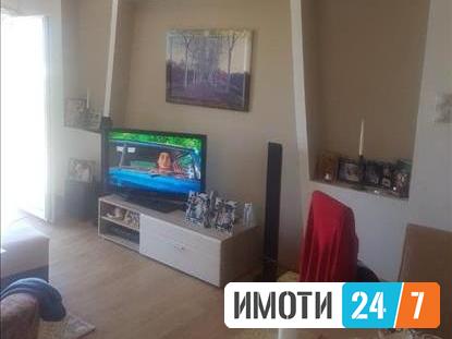 Се продава двосемејна-куќа 240м2Пинтија
