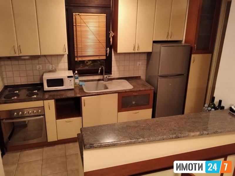 Се продава стан 79м2Ново Лисиче