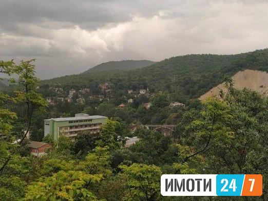 Se prodava kuka so plac 1700m2Katlanovo