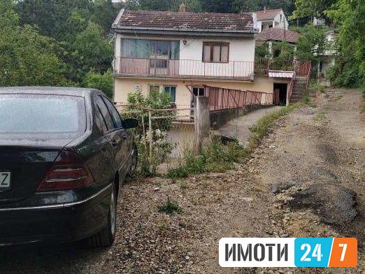 Se prodava kuka so plac 1700m2Katlanovo