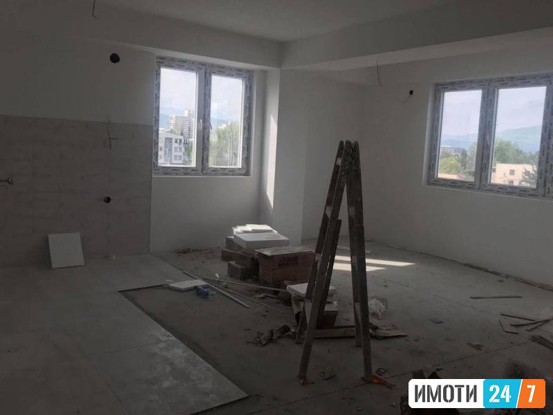 Се продаваат нови трособни станови Влае