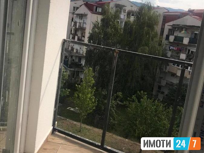 Се продаваат нови трособни станови Влае