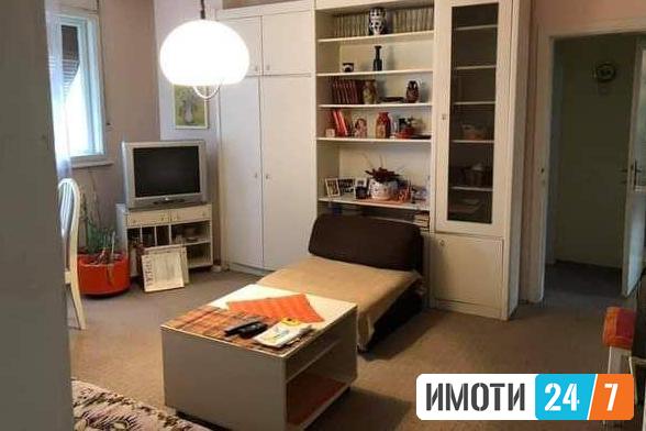 Се продава одличен стан 72м2Строг Центар