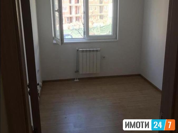 Се продава нов трособен стан 69м2Аеродром