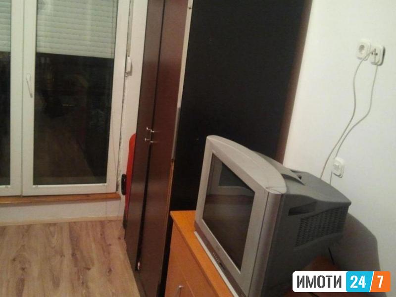 Се продава одличен трособен стан 55м2Кисела Вода