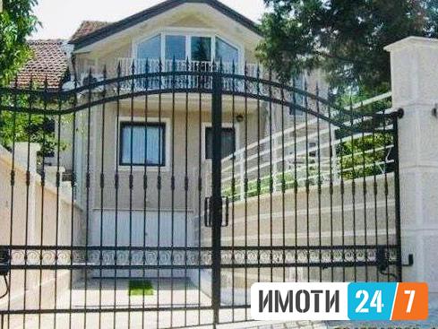 Се изнајмува луксузна куќа 270м2Црниче