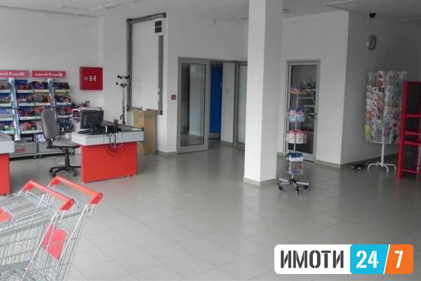 Се продава деловен простор 240м2 магацини и канцеларии