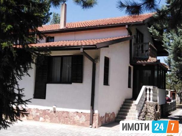 Се продава семејна куќа 200м2НЛисиче