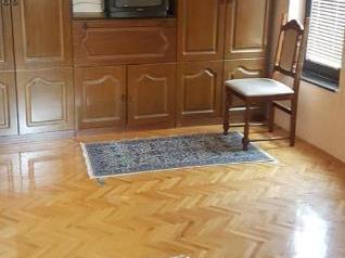 Се продава двособен стан 68м2Автокоманда