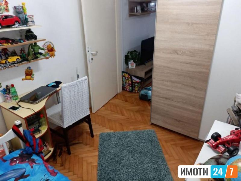Се продава 4 собен стан 54м2Ченто