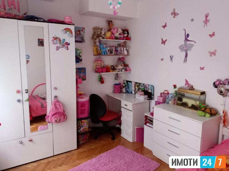 Се продава 4 собен стан 54м2Ченто