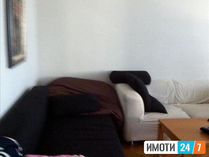 Се продава трособен стан 81м2Автокоманда
