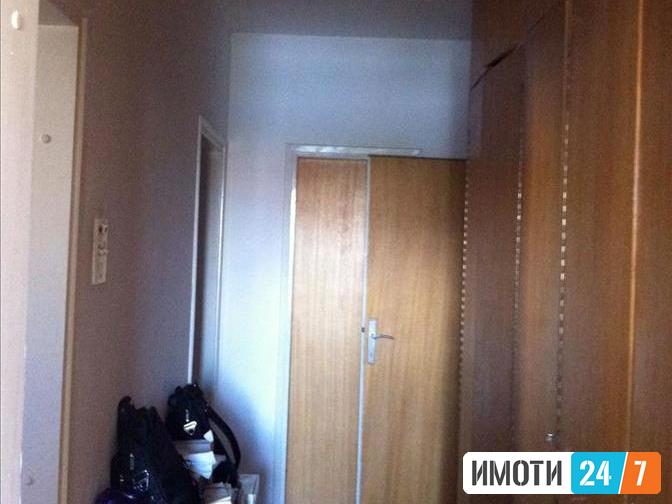 Се продава трособен стан 81м2Автокоманда