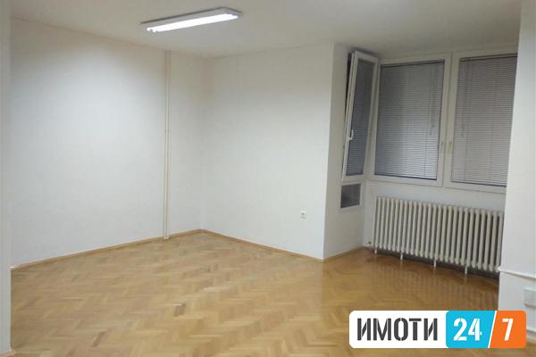 SE IZDAVA DVOSOBEN PRAZEN STAN 56M2CENTAR