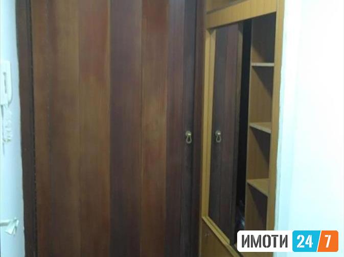 SE IZDAVA DVOSOBEN PRAZEN STAN 56M2CENTAR