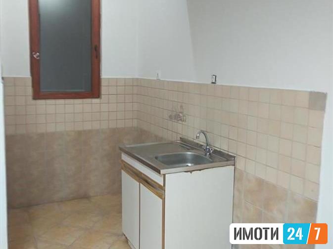 SE IZDAVA DVOSOBEN PRAZEN STAN 56M2CENTAR