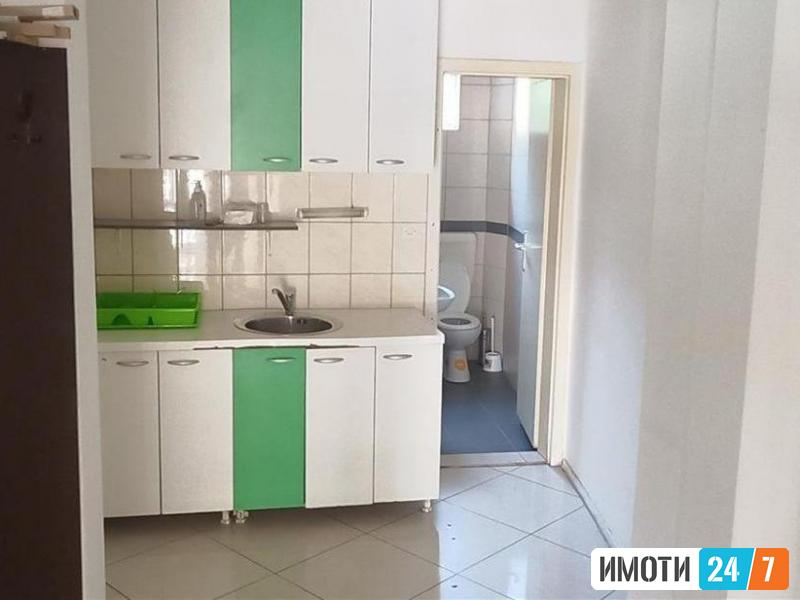 Се издава деловен простор 45м2Центар