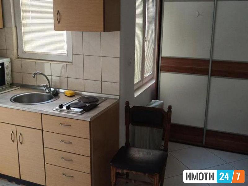 Се издава деловен простор 45м2Центар