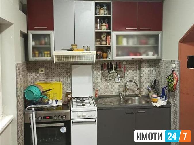 Се продава трособен стан 60м2Хром