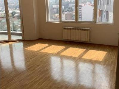 Se izdavaat stanovi 70m2Taftalidze Praska
