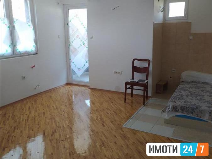 Се продава стан 36м2+ галеријаРузвелтова
