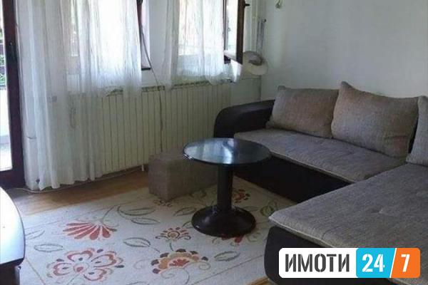 Се продава двособен стан 47м2;Дебар Маало со двор
